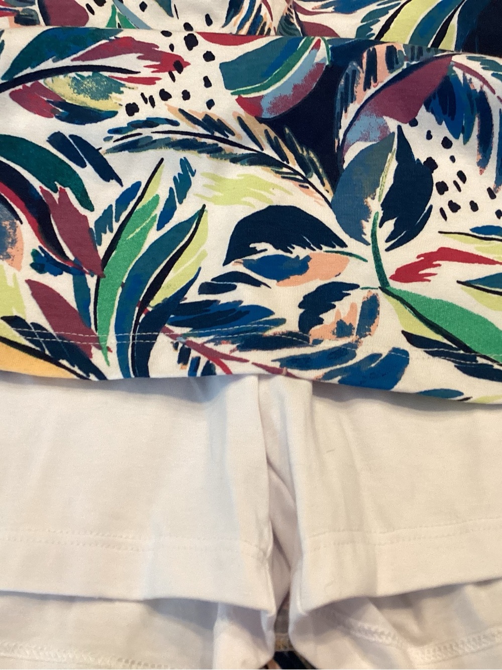 Weekend Routine Tropical Leaf Print Top - Multicolor - Picture 2 of 4